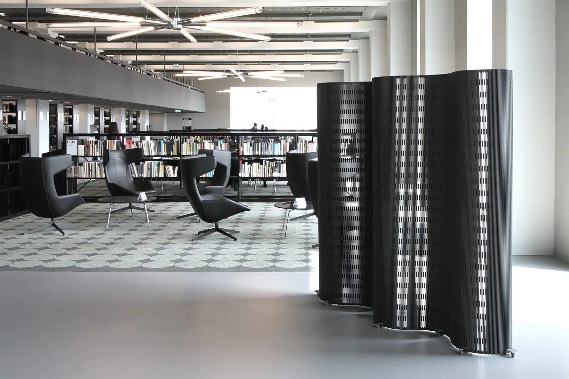 CG Schmitt & Co. - dukta - Black MDF Partition wall