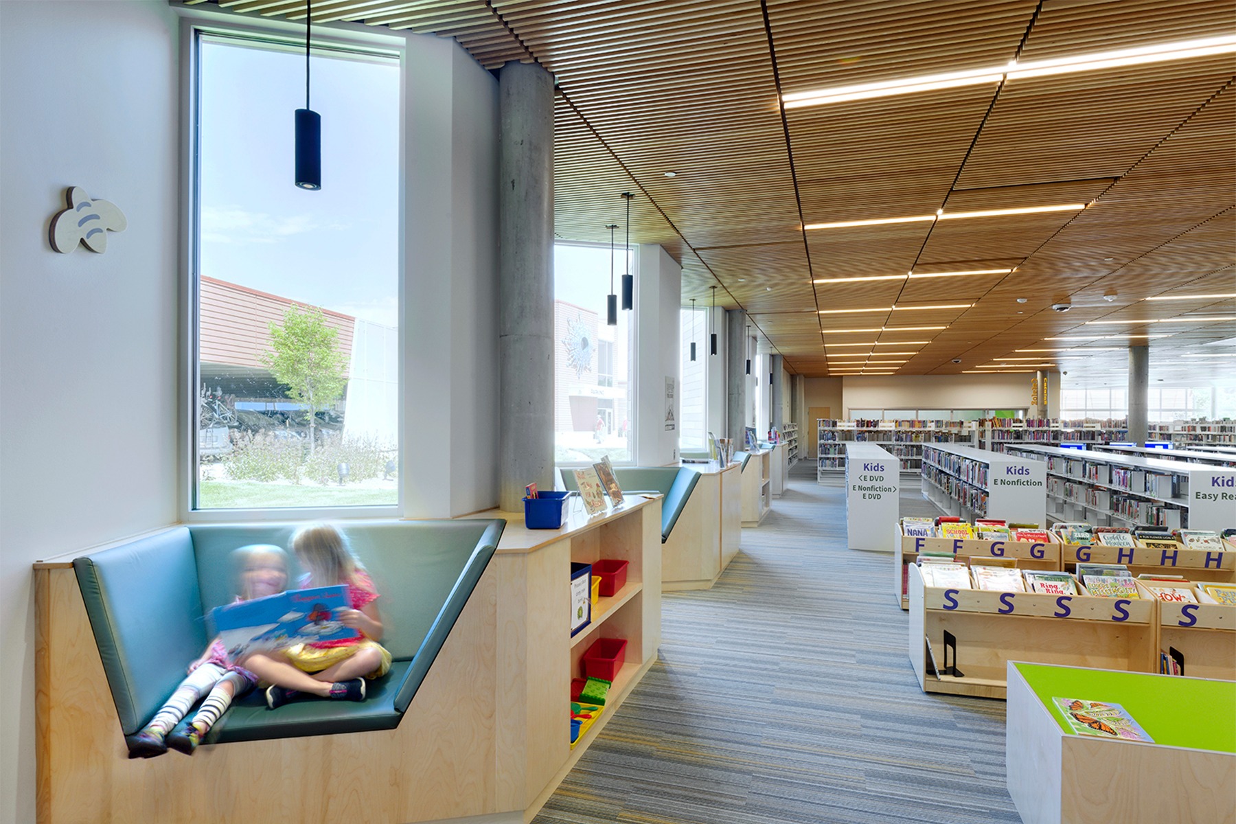 Schmitt and Co - Linea acoustic wood grille at Merriam Plaza