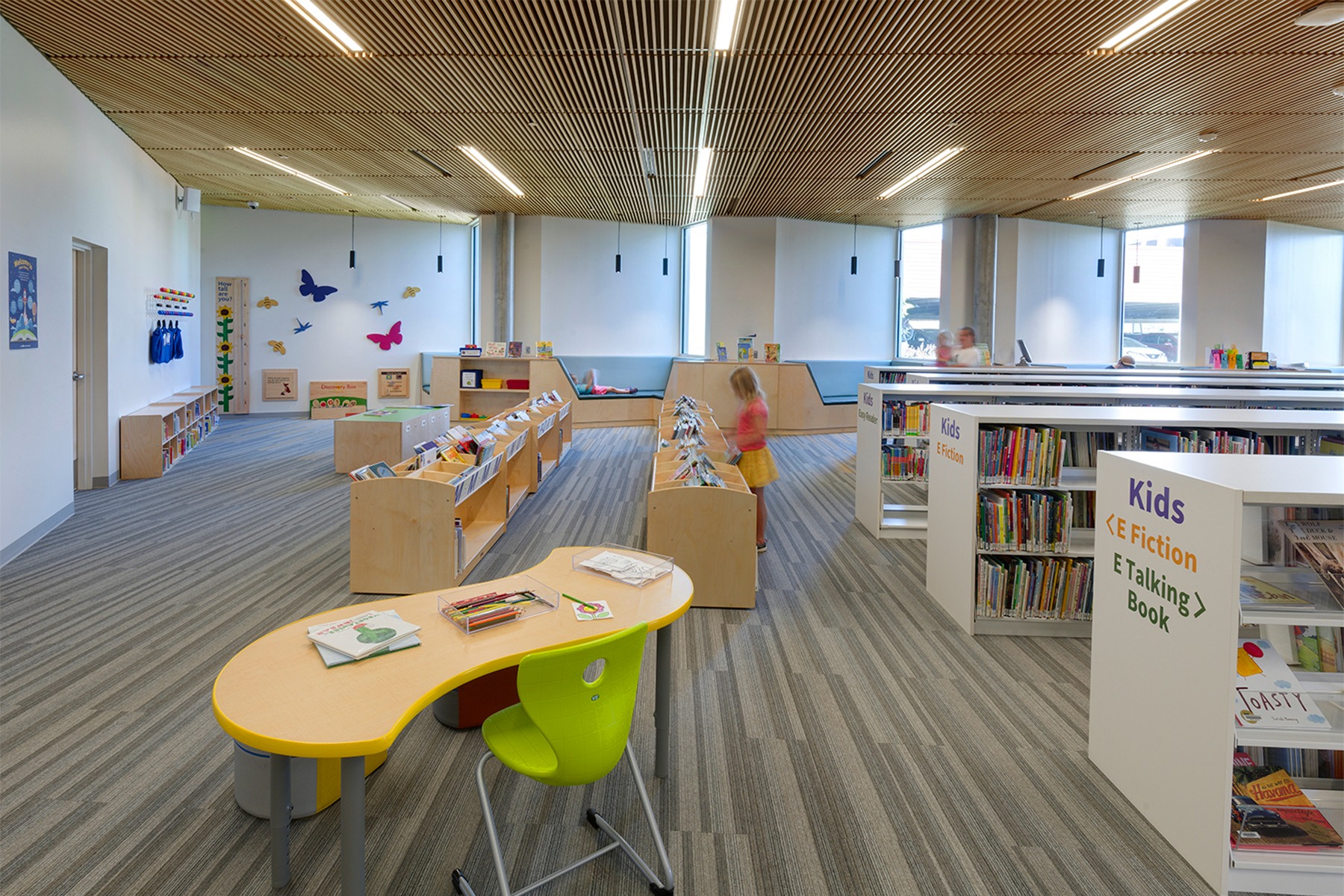 Schmitt and Co - Linea acoustic wood grille at Merriam Plaza