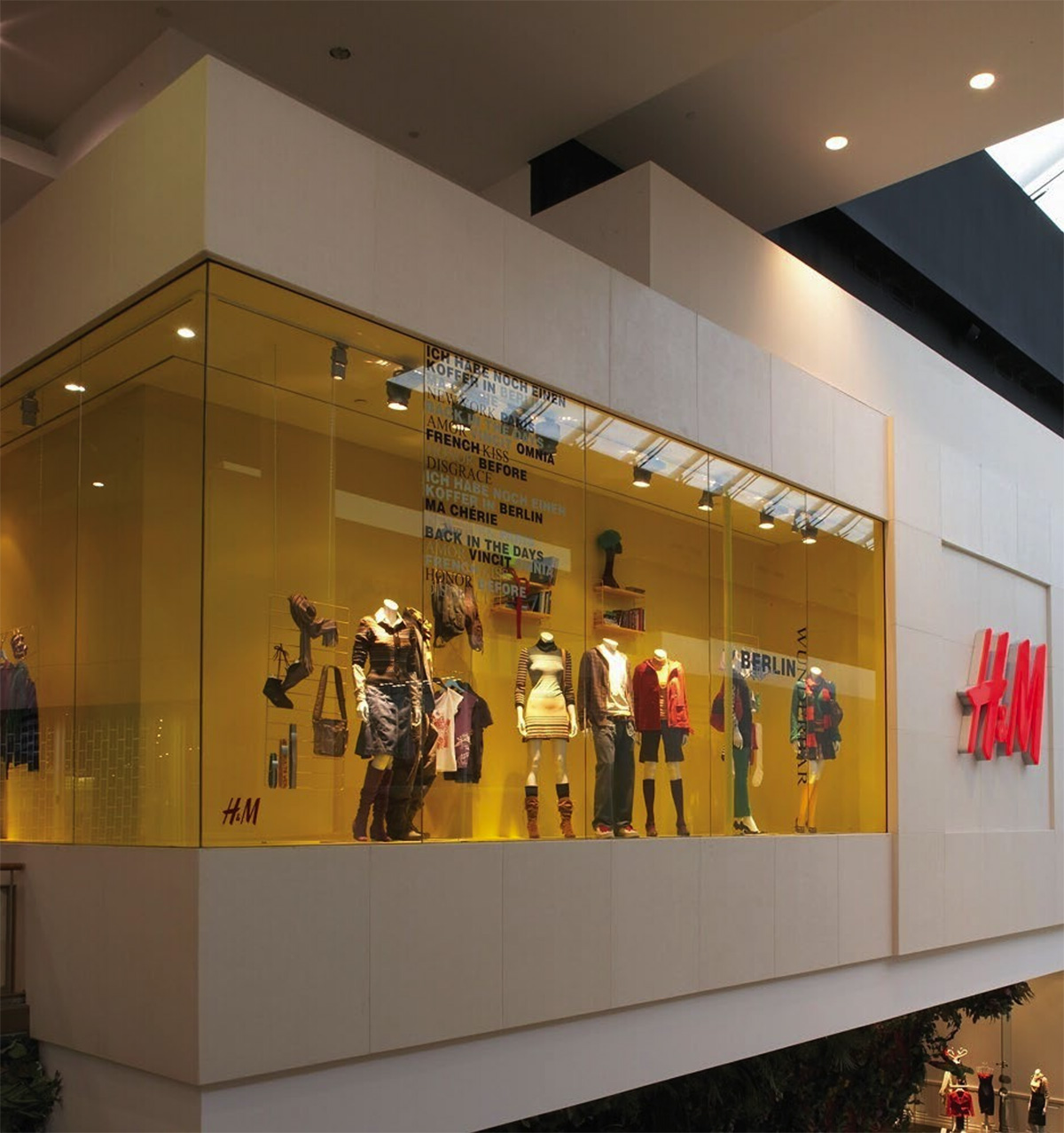 SchmittCo - Formglas QuarryCast - wall veneer panels, HM stores, Canada